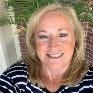 Meet your Posher, Julee